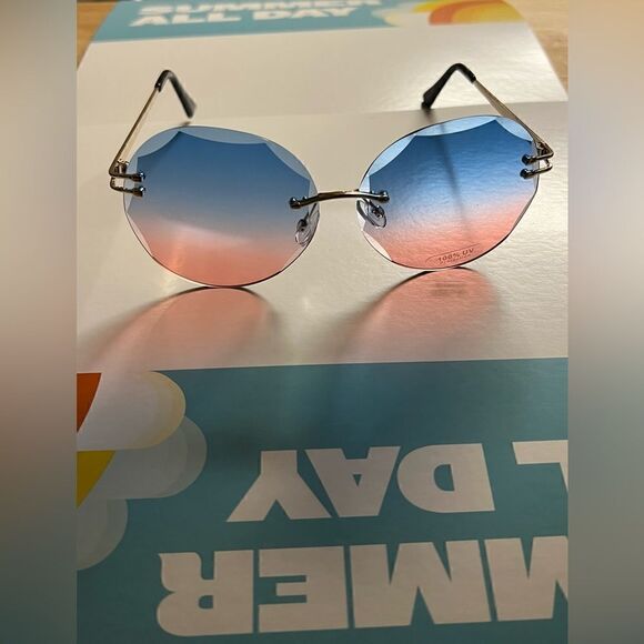 Sunglasses   - Picture 2 of 2